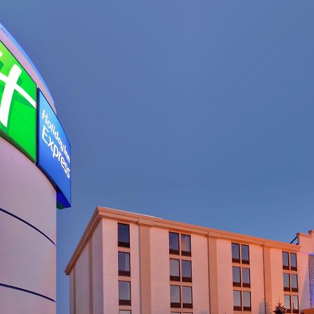 Holiday Inn Express Flint-Campus Area By Ihg Dış mekan fotoğraf