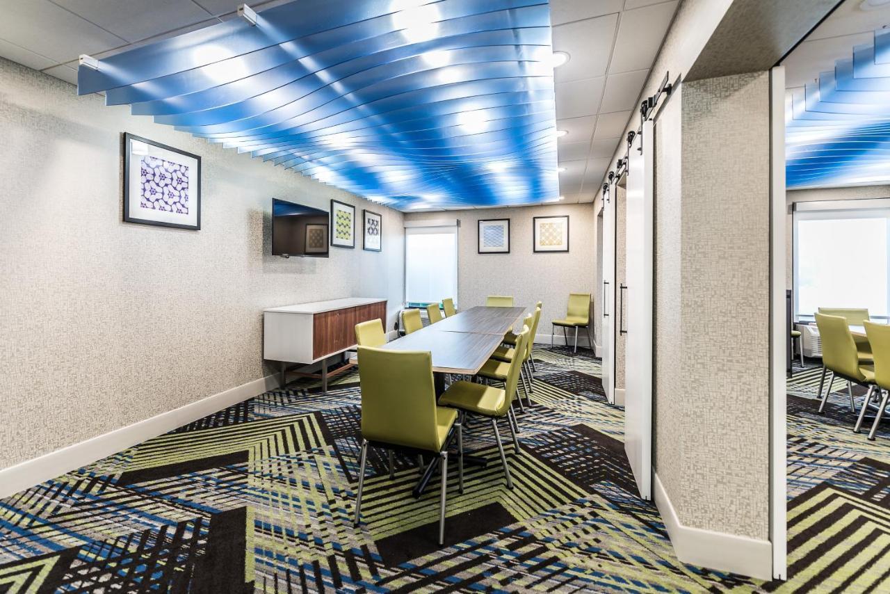 Holiday Inn Express Flint-Campus Area By Ihg Dış mekan fotoğraf