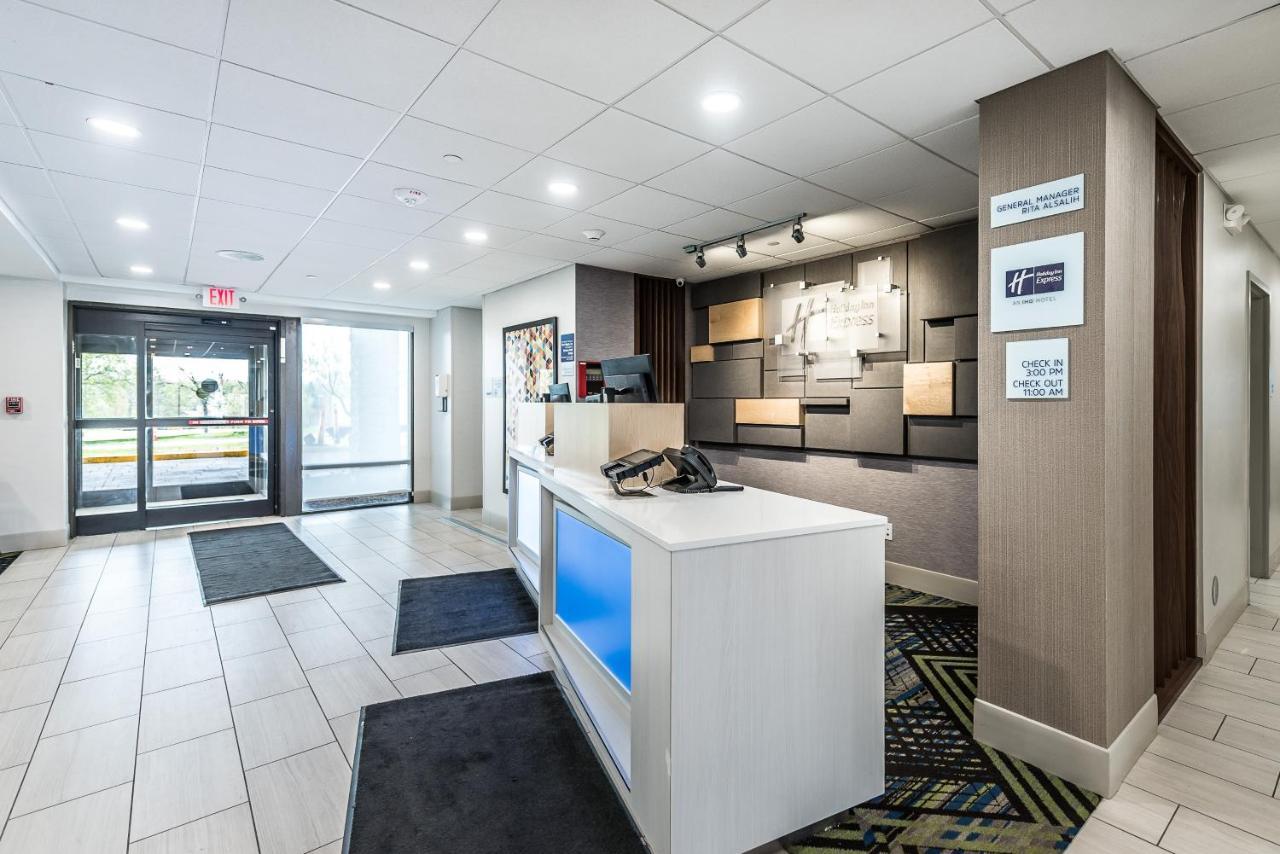 Holiday Inn Express Flint-Campus Area By Ihg Dış mekan fotoğraf