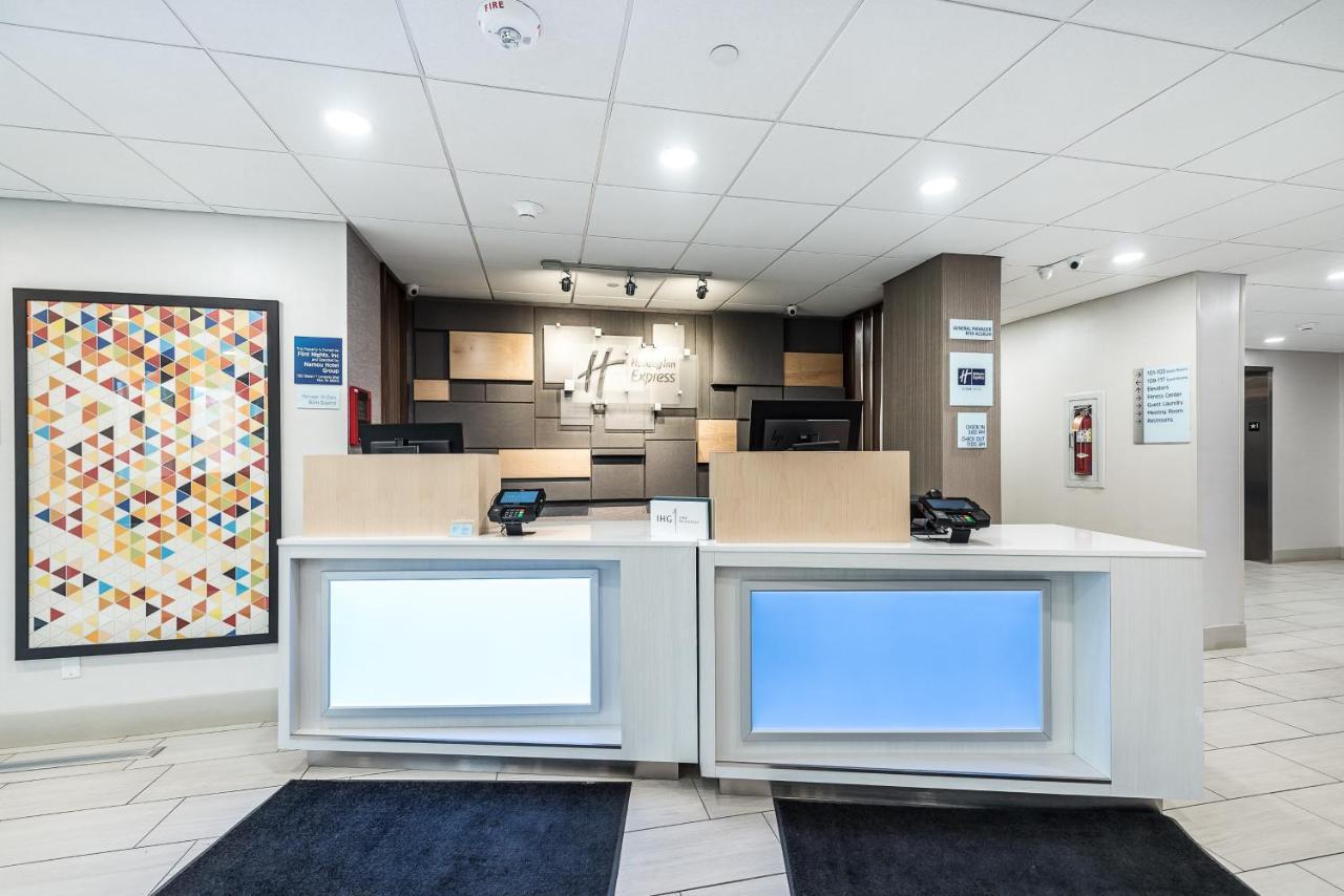 Holiday Inn Express Flint-Campus Area By Ihg Dış mekan fotoğraf