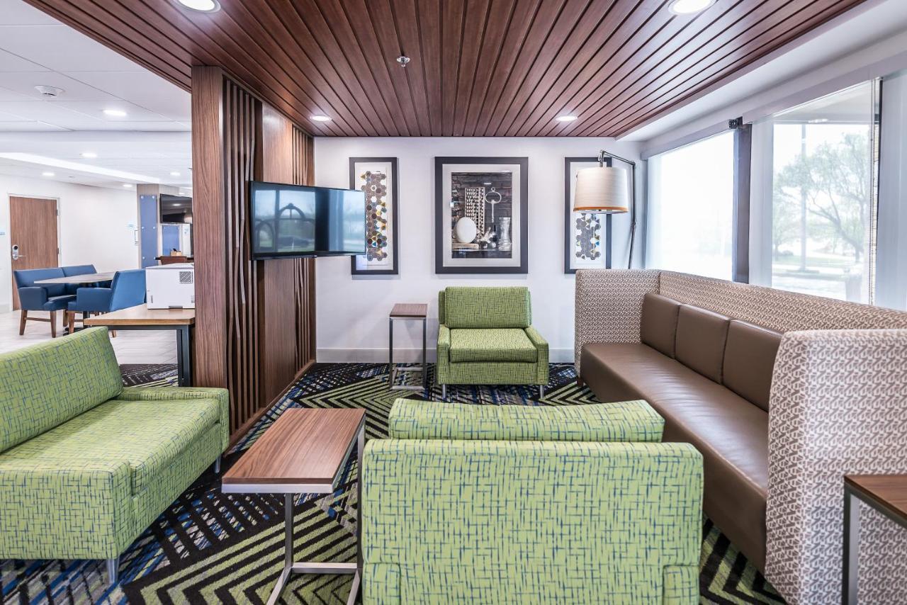 Holiday Inn Express Flint-Campus Area By Ihg Dış mekan fotoğraf