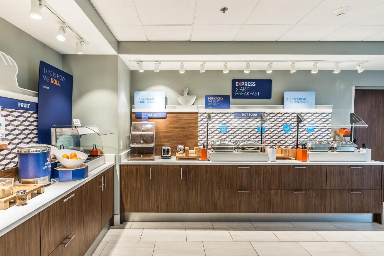 Holiday Inn Express Flint-Campus Area By Ihg Dış mekan fotoğraf