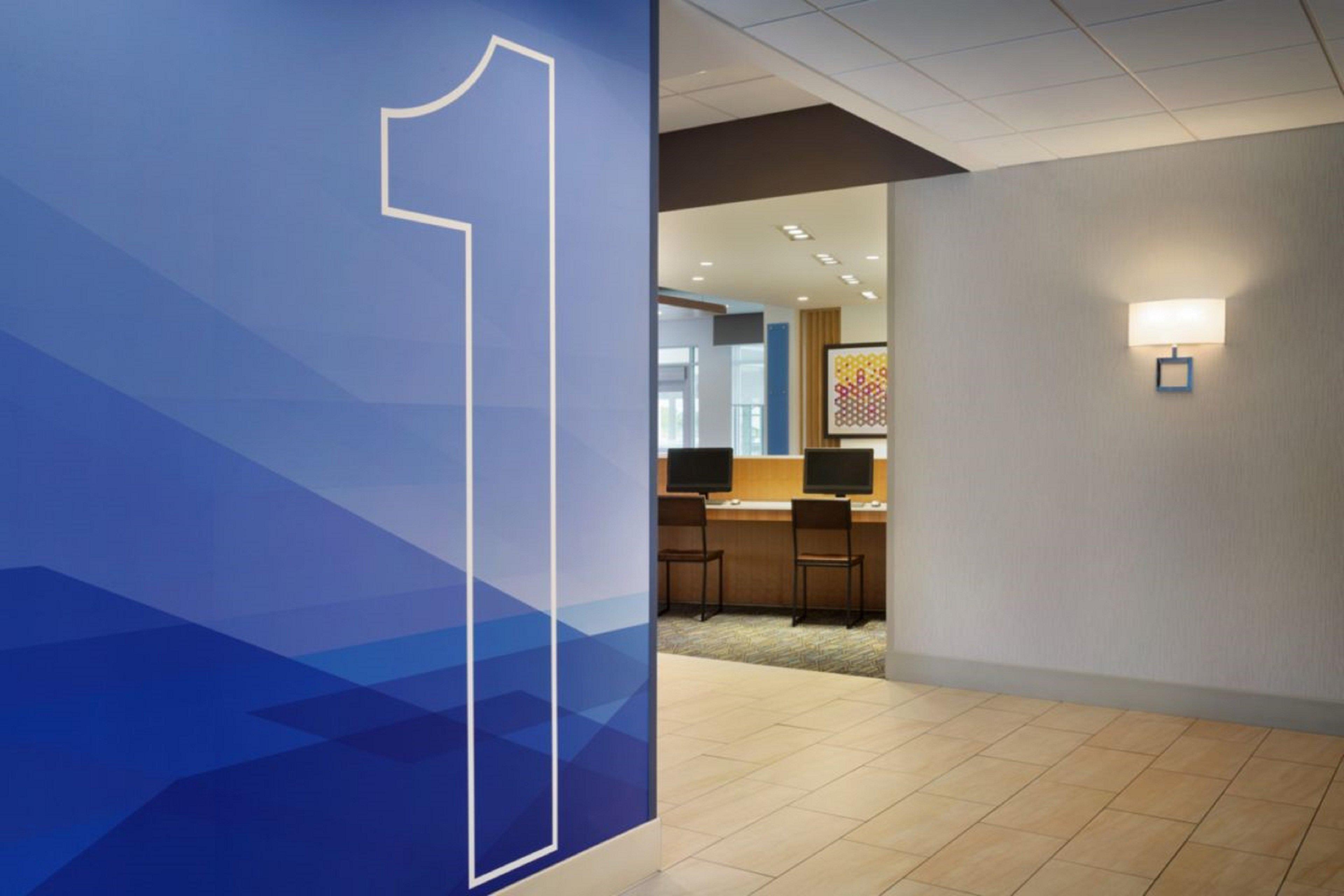Holiday Inn Express Flint-Campus Area By Ihg Dış mekan fotoğraf